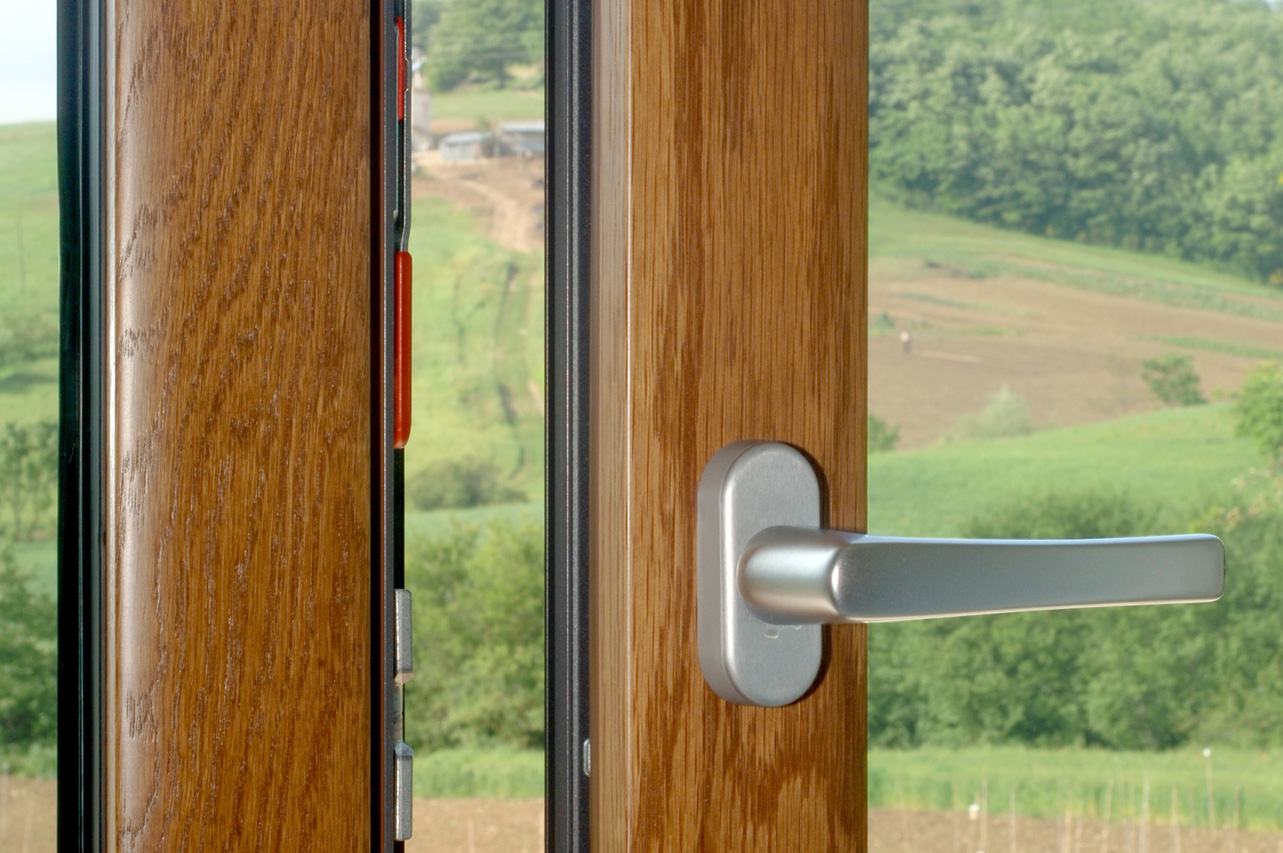 Finestre e porte finestre in alluminio legno finestre e for Serramenti legno